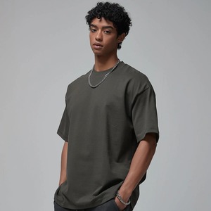 เสื้อยืดคอกลมแขนสั้นทรงโอเวอร์ไซส์สีพื้นผ้าฝ้ายเจอร์ซีย์สำหรับผู้ชาย สวมใส่สบาย ทรงลำลอง ผ้าถักย้อมสีเรียบ - Product Image 5