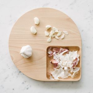 Planche à découper rectangulaire en bois avec poignée, durable, facile à nettoyer, pour la cuisine, planche à fromage, épaisseur 2,0 cm, utilisable au lave-vaisselle - Product Image 4