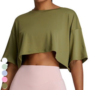 T-shirt court pour femme, tissu en coton doux, respirant et confortable, idéal pour les tenues décontractées, le sport ou les séances de gym. - Product Image 2