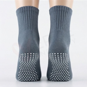 Chaussettes ras du cou pour hommes, couleur unie, tricotées, 5 doigts, respirantes, en coton, pour l'automne, usage quotidien, style classique - Product Image 2