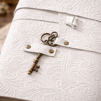 Carnet à couverture rigide en cuir véritable NEW ERA, motif floral blanc, 100 feuilles, reliure cousue, bord festonné, cadeau de Noël, fabriqué à Delhi