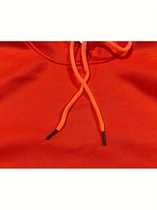 Fournisseur de streetwear, sweat-shirt à capuche personnalisé avec logo imprimé en relief, sweat-shirt à capuche pour hommes, poche avant et design au dos personnalisés, pull-over - Product Image 3