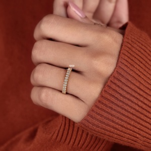 Anillo de Eternidad con Diamantes Cultivados en Laboratorio, Bisel de Oro de 14K, Anillo de Boda de Lujo con Diseño Festoneado, Anillo de Eternidad Completo Apilable, Regalo de Aniversario para Ella - Product Image 5