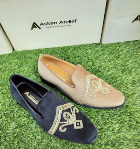 Chaussures en velours brodé de qualité supérieure pour homme, légères, antidérapantes, plates, faciles à enfiler et respirantes - Product Image 2