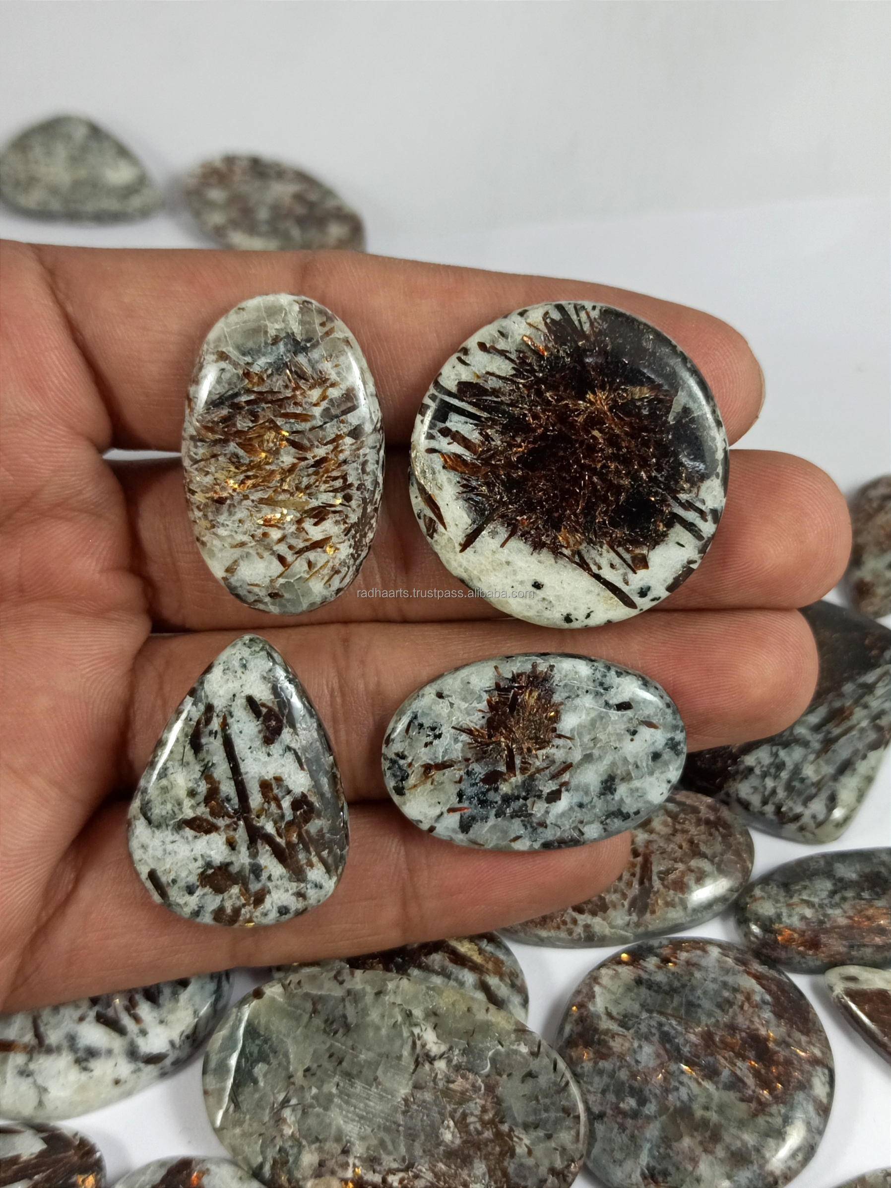 สีน้ำตาล