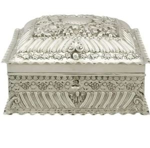 กล่องใส่เครื่องประดับทำมือสวยงาม ยกระดับคอลเลกชันของคุณด้วยกล่องเครื่องประดับโลหะสุดเก๋ของเรา - Product Image 4