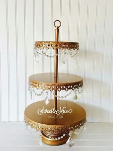 Ensemble de supports à gâteaux en fer anodisé doré, plateau de présentation de desserts à bordure couronnée, socle de service rond pour pâtisseries, plateau pour événements et célébrations - Product Image 2