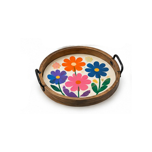 Plateau de service en bois avec motif géométrique en forme de cœur rose, usage résidentiel, finition laquée - Product Image 3