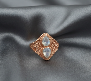 Anillo vintage de plata 925 con piedra lunar arcoíris, hecho a mano, filigrana, estilo bohemio, con forma de pera, doble piedra, regalo de Navidad para ella. - Product Image 2