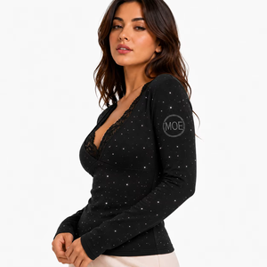 Blusa de mujer con encaje y patchwork, cuello en V, chaqueta de sudadera 100% algodón, manga larga, con pedrería, estilo urbano para invierno y otoño - Product Image 2