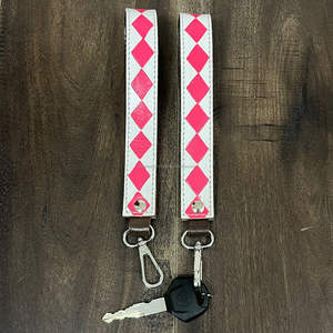 Porte-clés en cuir de vachette fait main personnalisé OEM avec bracelet de poignet et lanière colorée tendance ornée de diamants - Product Image 4