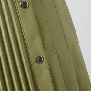 Minifalda de Cuero Sintético Plisada de Cintura Alta para Mujer, Diseño Brillante de Color Sólido, para Usar en Todas las Estaciones - Product Image 5