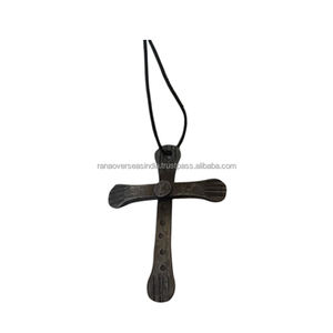 จี้ไม้กางเขนโลหะคุณภาพพรีเมี่ยมขายดีเครื่องประดับ unisex ที่มีสไตล์และมีความหมายในราคาที่สมเหตุสมผลจากผู้ผลิตที่เชื่อถือได้ - Product Image 2