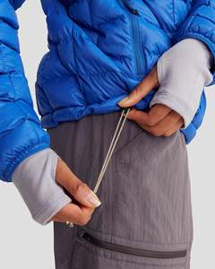 Chaqueta de invierno acolchada premium para mujer, ropa informal personalizada para exteriores, a prueba de viento, con cierre de cremallera y bolsillos laterales, abrigo para mujer - Product Image 3