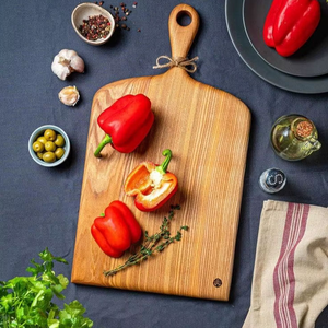 Elegante Tabla de Cortar de Madera de Teca Reciclada - Utensilio de Cocina Duradero y Ecológico para una Presentación Rústica y Tareas de Corte Limpias - Product Image 1