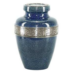 Urne funéraire luxueuse en laiton avec un savoir-faire exquis et un appel intemporel pour la conservation des cendres par Axiom Home Accents - Product Image 3