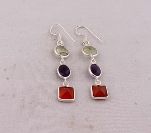 Pendientes de Plata de Ley 925 con Prehnita Natural, Amatista y Cornalina, Diseño de Tres Niveles, Hechos a Mano, Venta al Por Mayor - Product Image 1