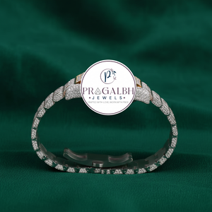 นาฬิกา Pragalbh Jewels ประดับเพชรเต็มหน้าปัด ตัวเรือนทองคำแบบกำหนดเอง หน้าปัดเลขโรมัน สายสแตนเลสสตีล สำหรับผู้ชาย - Product Image 5