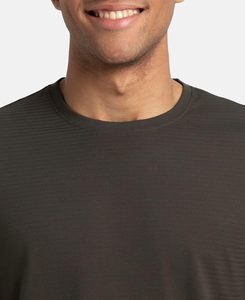 เสื้อยืดคอกลมผู้ชายพิมพ์ลายดีไซน์ใหม่ล่าสุด ปี 2026 ขายส่ง โลโก้ด้านหน้า ผ้าถัก ป้องกันรอยยับ ระบายอากาศได้ดี - Product Image 3