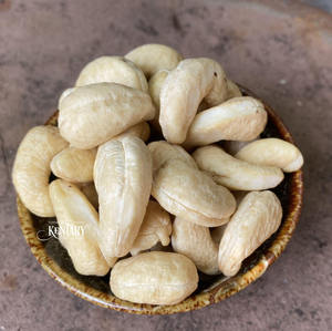 Popular Choice W420 <b>Nut</b> <b>Kernel</b> Food & Drink Applications Cheap Price from Vietnam Wholesale 100% Natural Cashew <b>Nuts</b> - Product Image 4