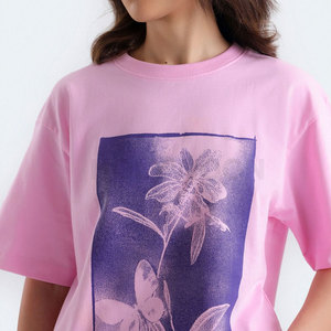 Camiseta Gráfica Oversize para Mujer, Algodón Premium, Estilo Urbano, Diseño Personalizado, Camiseta Lisa para Mujer - Product Image 4
