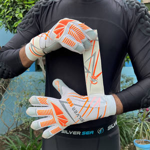 Gants de gardien de but SILVER SEA SPORTS sur mesure, haute qualité, en latex allemand, respirants, antidérapants, avec protection des doigts. - Product Image 3