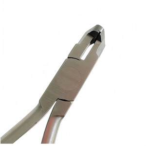 Alicate ergonómico manual de acero inoxidable con cortador distal y mango largo para sujetar alambres, artículo dental - Product Image 6