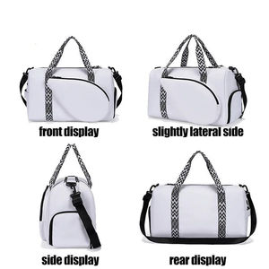 Bolsa Deportiva Unisex Blanca de Poliéster con Asas Negras en Zigzag, Cierre de Cremallera y Múltiples Compartimentos - Product Image 4