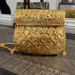 Bolso de Mano de Lujo para Boda God Grace Craft, Bolso de Metal Grabado en Oro, Cadena Desmontable, Diseño Cuadrado Hecho a Mano, Personalizable - Product Image 4