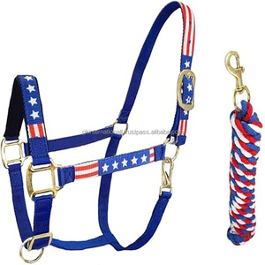 Hermoso diseño patriótico de la bandera americana Correas de nylon Cabestro de caballo de nylon con herrajes de latón Premium ajustables - Product Image 1
