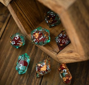 Juego de Dados de Resina Hechos a Mano, Ecológicos y de Alta Calidad, Dados Poliédricos Transparentes con Colores Personalizados para Juegos de Mesa - Product Image 4