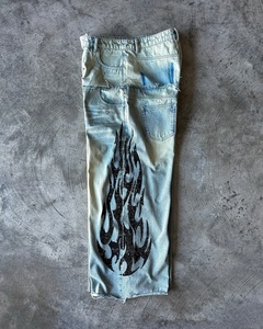 Jean en denim taille haute coupe droite avec imprimé flamme à sequins, coupe ample, délavage vieilli, style hip-hop estival - Product Image 3