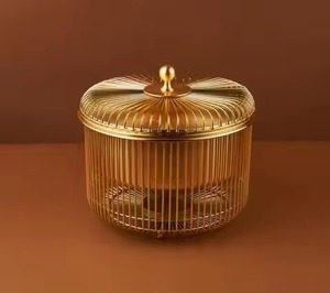 Casserole en acier inoxydable isolée avec revêtement émaillé, base en maille, design moderne, compatible gaz et induction, supports inclus - Product Image 2