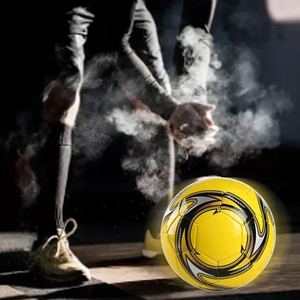 Ballon de football professionnel personnalisé avec logo en PU et PVC, taille 5, léger, durable, respectueux de l'environnement, cousu à la machine et à la main - Product Image 3