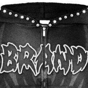 Chándal Moderno Personalizado con Estampado de Llamas y Detalles de Tachuelas, Logotipo, Comodidad Premium, Negro, 100% Algodón, Ropa Urbana de Invierno - Product Image 3