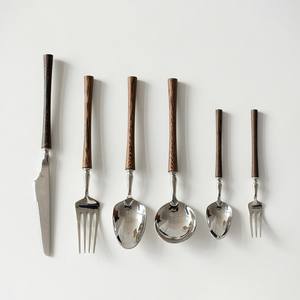 Ensemble d'architectures de style provincial français, ergonomique, en bois tourné et en acier inoxydable poli miroir, sextet - Product Image 4