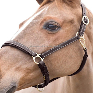 Harnais pour cheval en cuir épais noir et marron, sur mesure, avec surpiqûres contrastées et rembourrage doux, disponible dans toutes les tailles et couleurs - Product Image 1