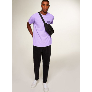 Camiseta surrealista de manga corta para hombre, color morado, cuello redondo, algodón, informal, con estampado de letras y logotipo frontal - Product Image 3