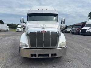 Long Distance Diesel Semi Truck Tractor Head 6x4 Sleeper Cab Heavy Duty Transport Vehicle - Product Image 2