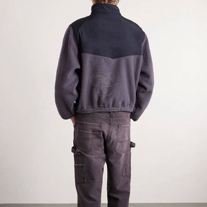 Collection de mode d'hiver pour hommes : veste en polaire durable et légère, conçue pour la chaleur et une utilisation prolongée - Product Image 4