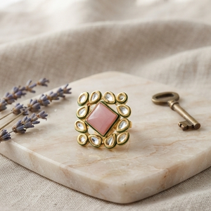 DIVYORO Anillo clásico de latón oxidado chapado en oro rosa para mujer - Product Image 2