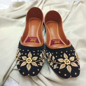Nouveautés : Chaussures Khussa indiennes pakistanaises personnalisées, couleurs et tailles variées, pour femmes, plates, antidérapantes et confortables. - Product Image 5