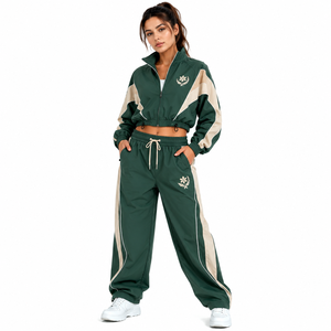Conjunto Cortavientos con Capucha Personalizado, Etiqueta Privada, Chaqueta con Ribetes en Contraste, Pantalones Anchos, Ropa Deportiva Resistente al Viento - Product Image 1