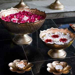 Juego de Cuencos Martillados Taj Urli, Artículo Decorativo para Puja, Decoración del Hogar, Metal de Latón Duradero, Uso Interior en Diwali, Cuenco para Flores Flotantes en Agua - Product Image 4