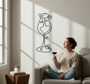 งานศิลปะติดผนังเหล็กดัดทำมือ รูปแบบโรแมนติกที่เชื่อมต่อกันอย่างลงตัวภายในแก้วไวน์สุดหรู เหมาะสำหรับของขวัญขึ้นบ้านใหม่ - Product Image 6