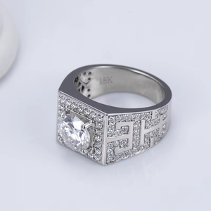 Bague signet unisexe en or 18 carats avec diamant de laboratoire taille brillant rond et pierres latérales pavées, certifiée IGI - Product Image 4