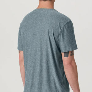 เสื้อยืดผู้ชายคอกลมใส่สบายสำหรับฤดูร้อน ปรับขนาดได้ ตัดเย็บคุณภาพสูง พร้อมบริการออกแบบโลโก้ตามสั่ง แขนสั้น - Product Image 6