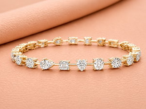กำไลข้อมือเพชรสำหรับผู้หญิง ชุบเงิน ทอง 14KT เพชรทรงคุชชั่นธรรมชาติ รับรองโดย IGI ปรับขนาดได้ ของขวัญเครื่องประดับเจ้าสาว - Product Image 3
