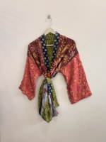 Kimono en soie sari tie-dye style vintage traditionnel, vêtement de détente vintage en crêpe de soie doux pour femmes