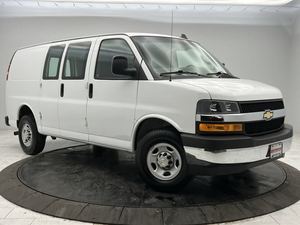 Camioneta Ex-press Car-go 2500 RWD 2022 Usada en Buenas Condiciones - Product Image 3
